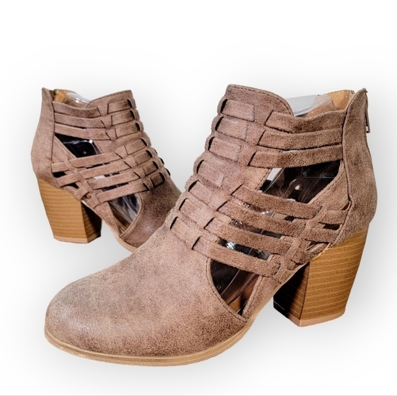 Qupid Maze -93 Open Weave Taupe Ankle Boots Booties Size 6 - Picture 1 of 12
